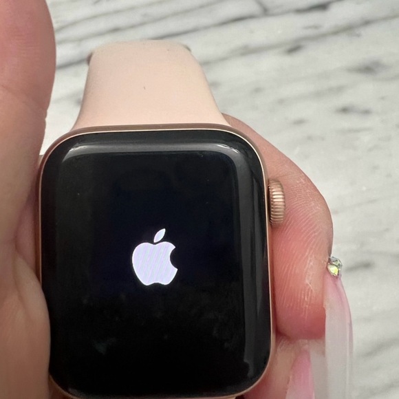 Apple watch series 4 40mm gps and cellular - Picture 9 of 9